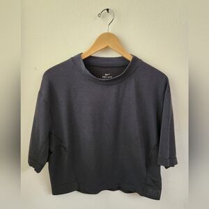 Nike Dri-Fit Women's Cropped Short Sleeve Athletic Shirt Black‎ Medium